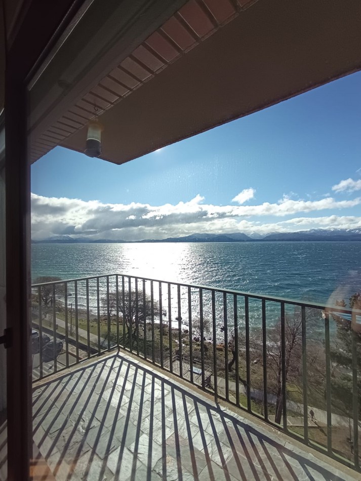 Departamento con vista al lago en Frey 22 