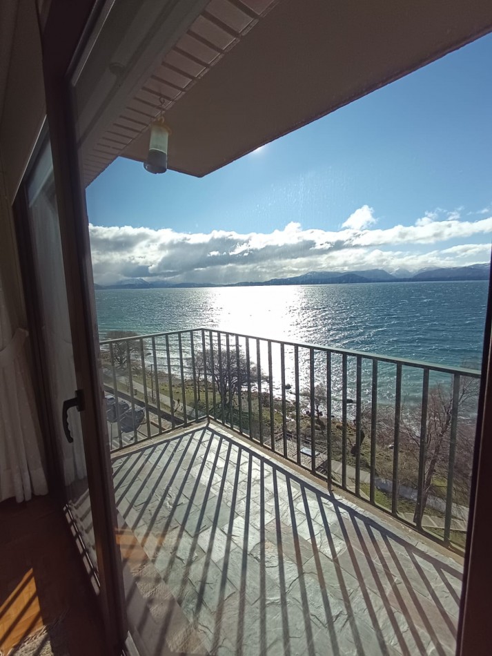 Departamento con vista al lago en Frey 22 