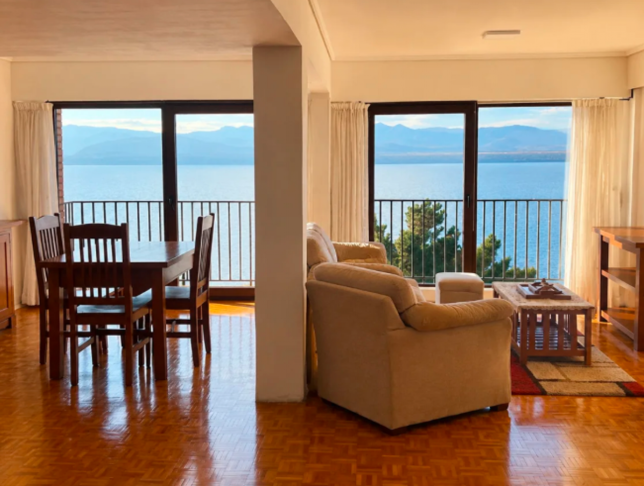 Departamento con vista al lago en Frey 22 