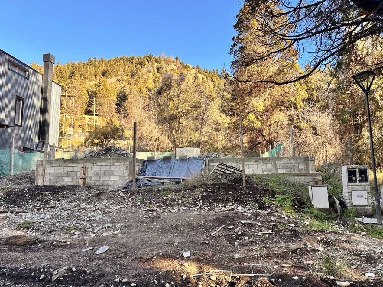 Terreno Barrio El Estribo - KM 1 Pioneros